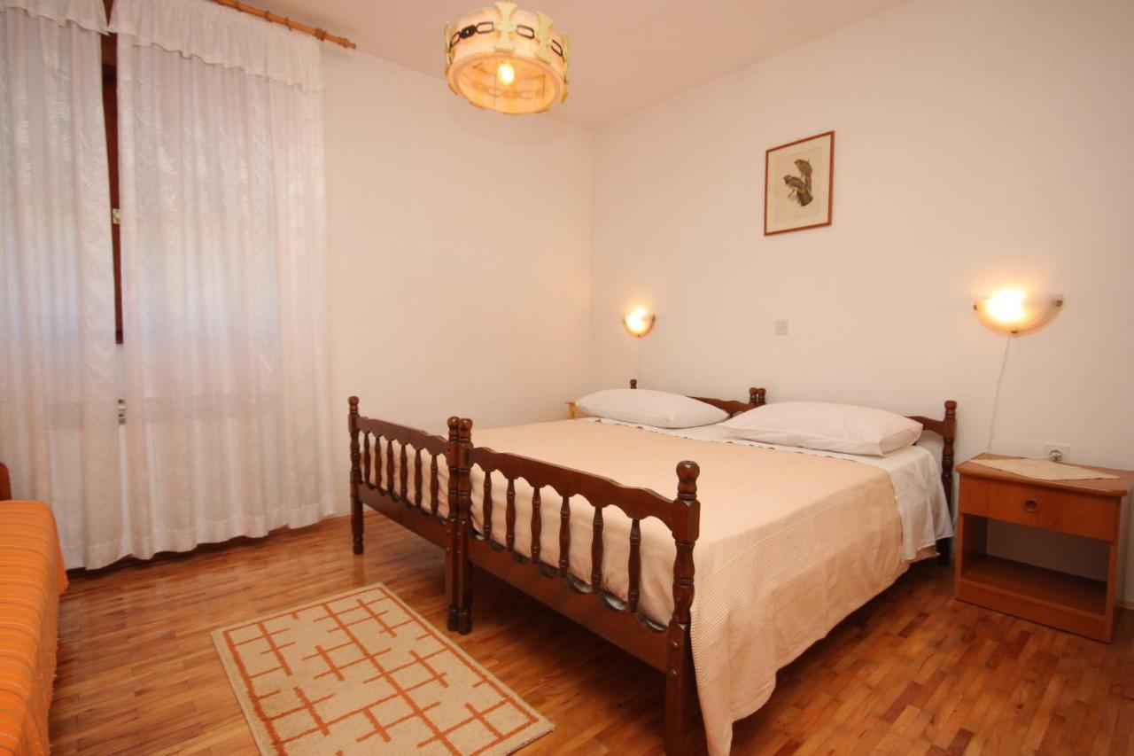 Apartment With A Parking Space - 7313 Pula